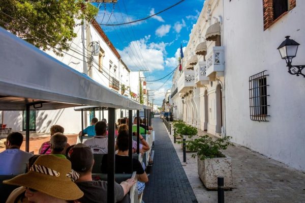 Punta Cana: Santo Domingo City Tour with Lunch