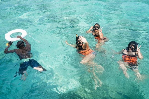 Punta Cana: Catamaran Tour with Open Bar and Reef Snorkeling