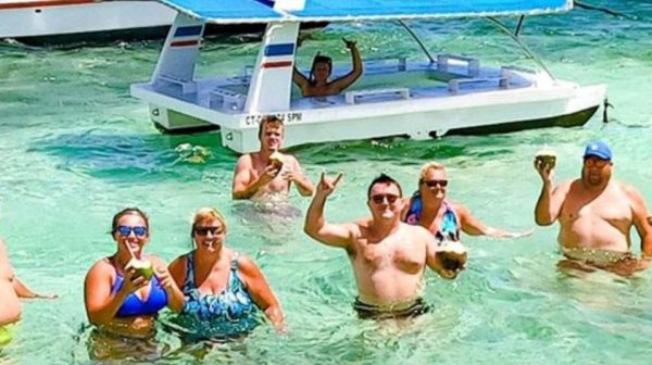 Punta Cana: Party Boat and Snorkeling Adventure