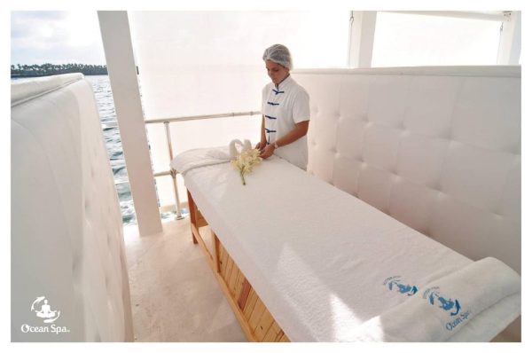 Punta Cana: Adult Only Excursion to the only Floating DaySpa