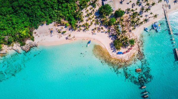 Santo Domingo: Saona Island Catamaran Tour with Lunch & Bar