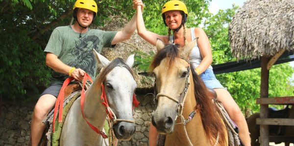 Punta Cana: Bávaro Adventure Park Horse Riding & Waterfalls