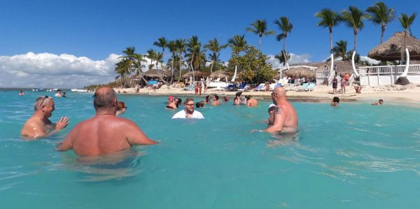 Punta Cana: Catalina Island Private Day Trip with Snorkeling