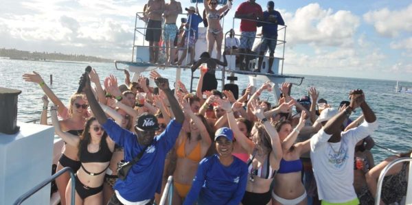 Punta Cana: Sunset Party Boat with Snorkeling