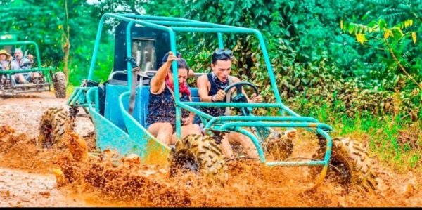 Asombrosa actividad en buggy por la playa de macao y cueva