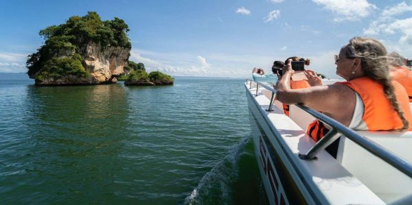 Los Haitises National Park: Boat and Walking Tour with Lunch