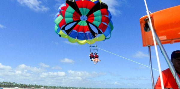 Punta Cana: 3-Hour Parasailing Tour